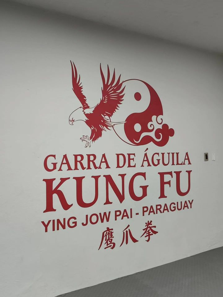 Pared de la academia con el emblema Garra de Águila Kung Fu, Ying Jow Pai Paraguay